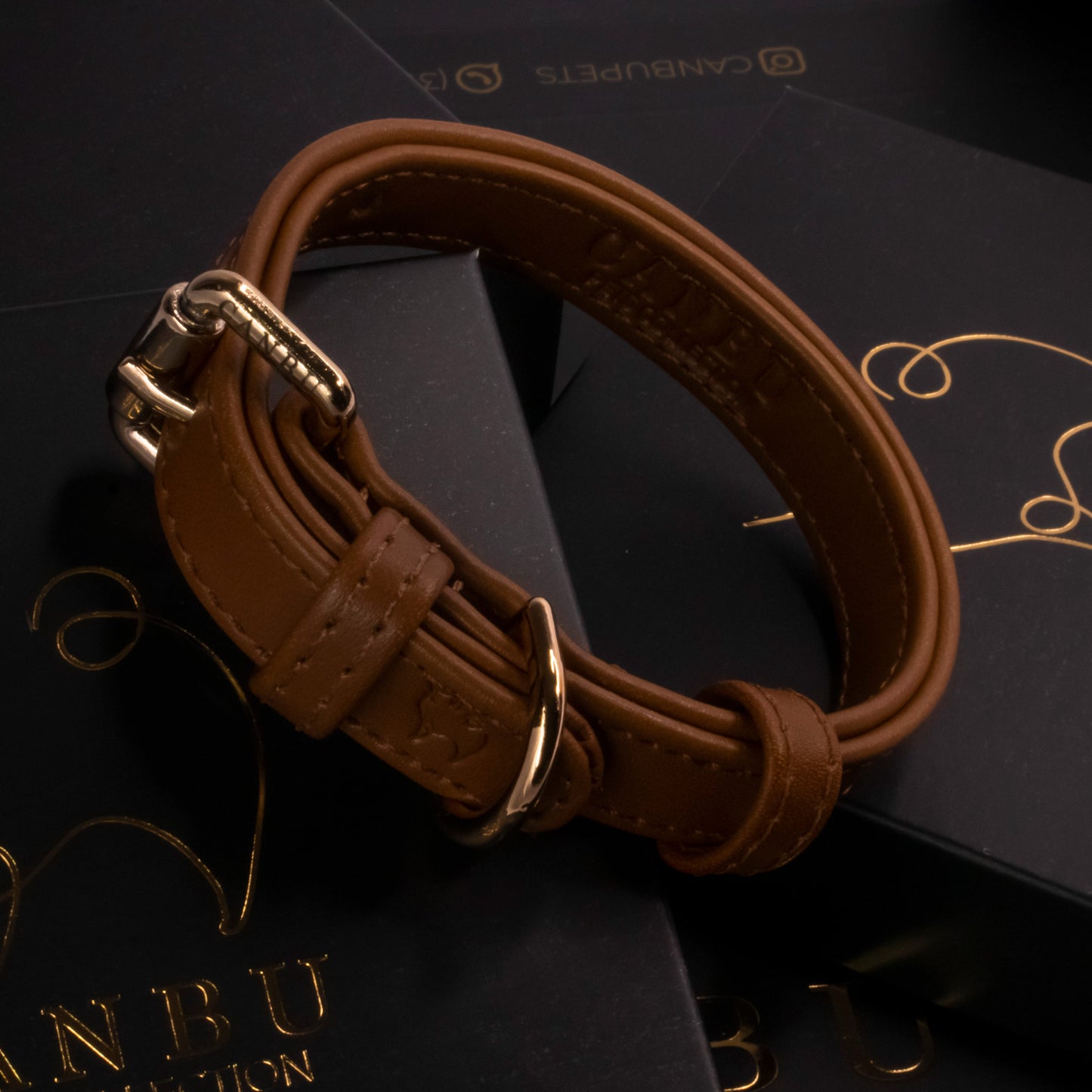 CAMEL COLLAR